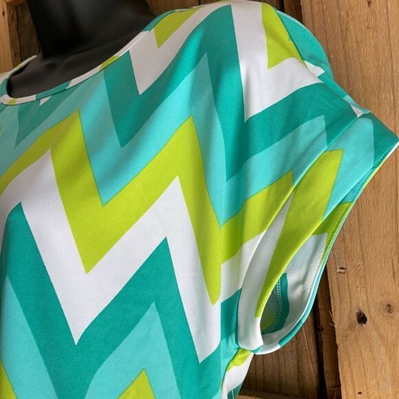 NWT Tacera Chevron Pattern Short Sleeve Blouse Teal White Lime Green Size Small - Picture 4 of 12